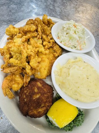 Diamond Shoals Restaurant & Sushi Bar, Captain's Platter
