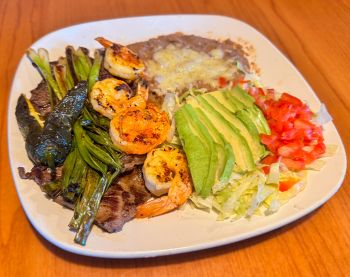 La Fogata Mexican Restaurant, Tierra y Mar