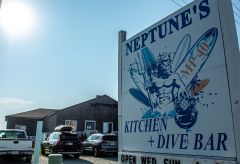 Neptune&#039;s Kitchen &amp; Dive Bar photo
