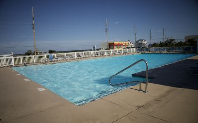 Outdoor Pool - Camp Hatteras RV Park & Resort